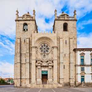 Explora Oporto a tu ritmo con los tours en autobús con paradas libres – Vistas panorámicas, guías de audio y paradas ilimitadas en 2026